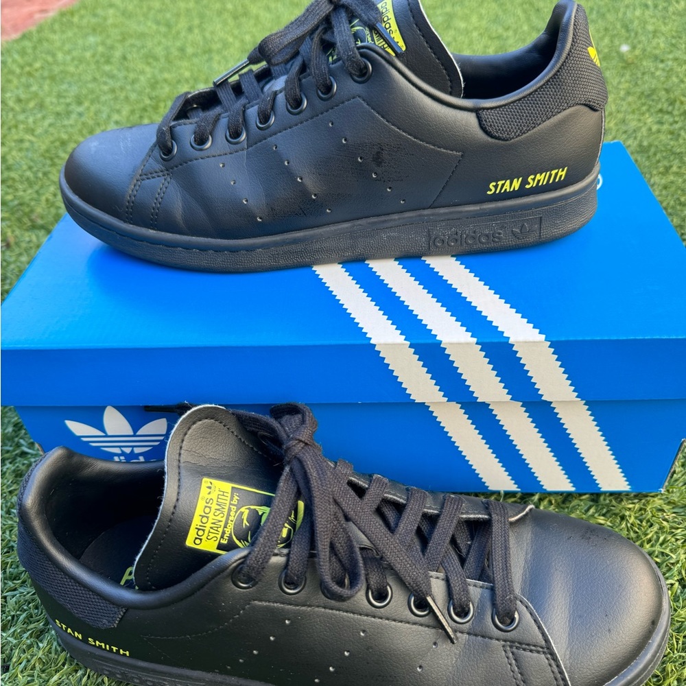 Adidas ‘Stan Smith’. Size 7.5 M